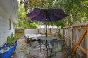 Hot Tub & Fenced Yard: Cozy Cottage Grove Home - Interiör
