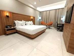 The Sky Imperial Hotel Kailash - Room