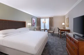 Delta Hotels by Marriott Heathrow Windsor - Room