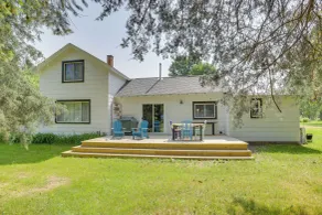 South Haven Farmhouse w/ Fire Pit, 4 Mi to Beach! - Innvendig