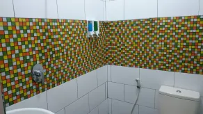 Agus Beach Inn - Bathroom
