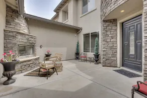 Mtn-view Patio Oasis! Luxe Family Home in Peoria - Innenbereich