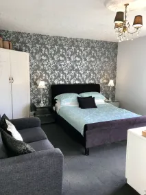 Aylestone Court - Room