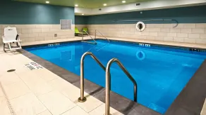 Holiday Inn Express & Suites Racine by IHG - Pool