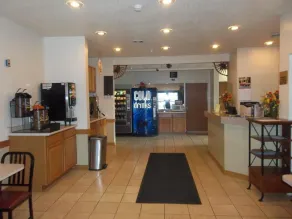 Super 8 by Wyndham Goshen - Réception