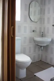 Sunnyridge Lodge - Bathroom