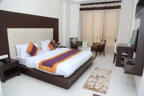 Qcent Gurgaon by Pacific Inn - Camera