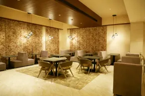 Ritz Resort Lucknow- Peaceful escape, perfect for business and leisure stays - Restaurante