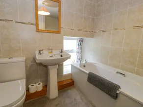6 Glyn Terrace - Baño