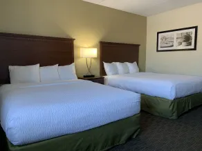 Nichols Inn & Suites - Room