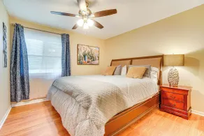 Quiet Condo with Balcony, Walk to Lake Monroe! - Intérieur