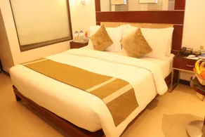 Kyriad Hotel Indore by OTHPL - Room
