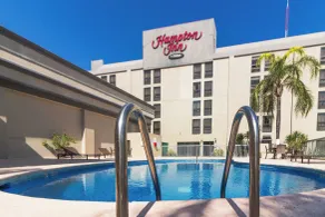 Hampton Inn by Hilton Monterrey-Airport - Piscine