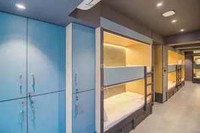 Mumbai Dorms - Room