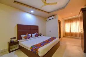Fabhotel Red Rose - Room