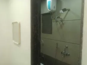 Hotel Kulswamini Inn - Bathroom