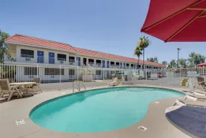 Motel 6-Tempe, AZ - Broadway - ASU - Pool