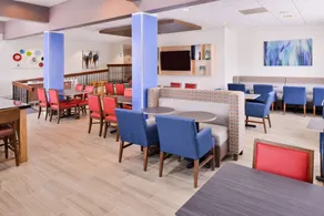 Holiday Inn Express Burlington by IHG - Restaurant