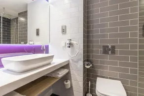 Premier Inn Hamburg City Hammerbrook - Badezimmer