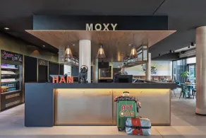 Moxy Hamburg Altona - Reception