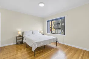 3 Bedroom 2 Bathroom House, Walkable to BART, Free Parking, Views - Room