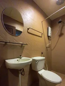 Miico Hotel Permas Jaya - Salle de bain