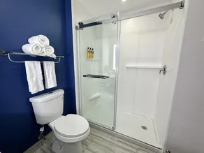 Best Western Plus Fair Park East - Badezimmer