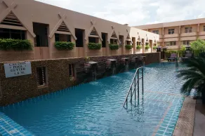 Maninarakorn Hotel - Piscine