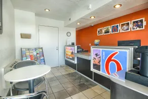 Motel 6-Fresno, CA - Blackstone North - Hall