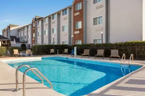 Microtel Inn & Suites by Wyndham - Piscine