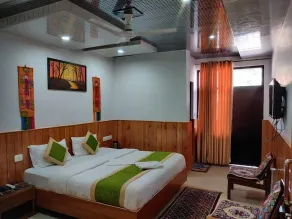 Hotel Akash - Luxury Hotel In McLeodganj - Room