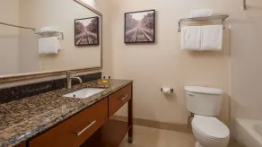 Best Western Plus Wakeeney Inn & Suites - Badeværelse