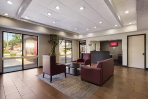 Red Roof Inn & Suites Statesboro - University - Réception
