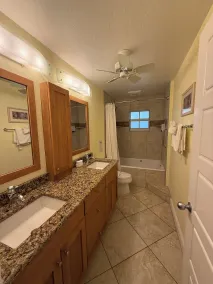 Siesta Key Inn - Bathroom