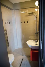 GP Hotel - Bathroom