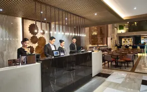 J7 Hotel - Réception