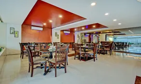 Treebo Premium Raj Elegance Manyata Tech Park - Restaurant