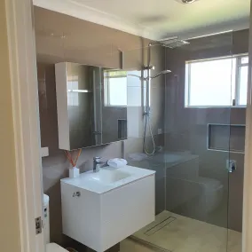 Noosa Gardens Riverside Resort - Bathroom