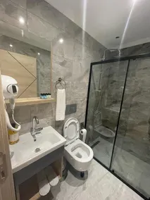 Asem Palace - Bathroom