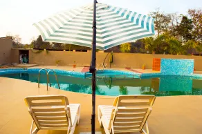 Corbett Fun Resort - Pool