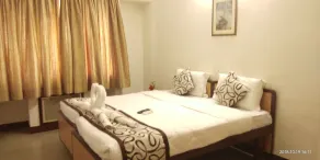 YWCA International Guest House - Room
