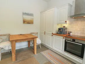 Almond - Private kitchen