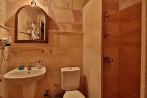 Travel Inn Cave Hotel - Baño