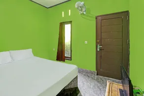 Hotel O Ashooy HomestayNearWisata Desa sedau - Værelse