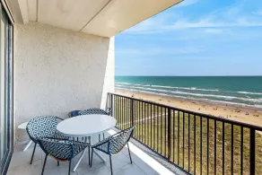 Gorgeous 3BR Penthouse w/ Lanai Facing the Gulf - Intérieur