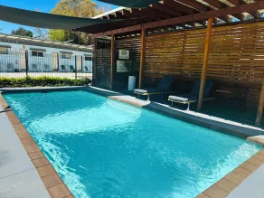 Auto Lodge Motor Inn - Piscina