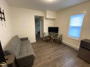 Calming 1bedroom Units With Balcony And City View - Living room