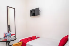 RedDoorz near Alun Alun Bandung 2 - Zimmer
