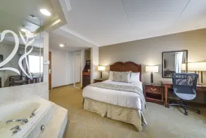 Monte Carlo Inn & Suites Downtown Markham - Chambre