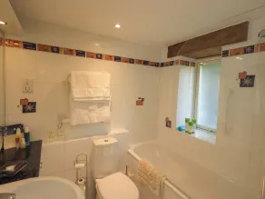 Pheasant Cottage, CARTMEL - Badeværelse